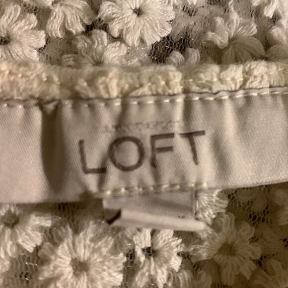Ann Taylor, LOFT, embroidered blouse,large short sleeve, button front - Picture 6 of 6
